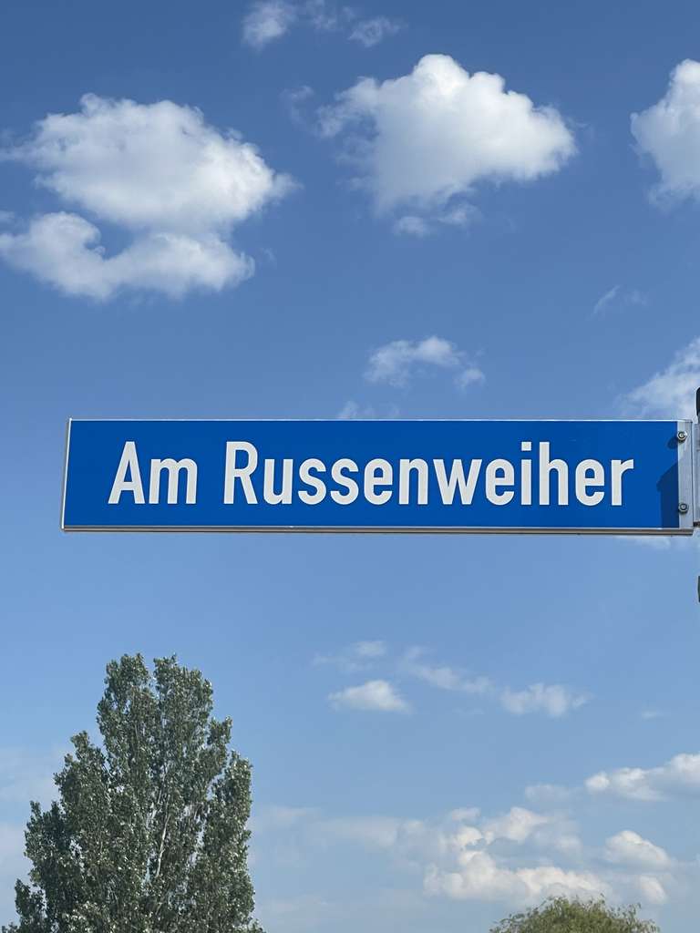 Junges Paar sucht nette Nachbarn für eine Doppelhaushälfte im Neubaugebiet am Russenweiher…