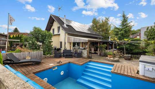 Bild von Einfamilienhaus mit smarter Technik, Garten & Pool – fast autark leben und Weitblick genießen🌿