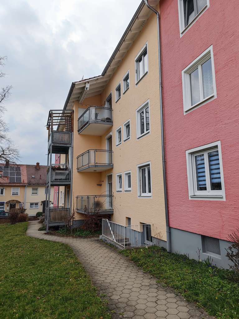 Immobilie in Kempten (Allgäu) - Renovierungsbedürftige 3-Zimmer Wohnung mit Balkon in Kempten (Allgäu) - Engelhalde - Bild 2