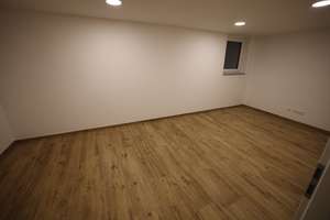 Erstbezug Geräumiges 5-Zimmer-Reihenhaus mit Garten, EBK, CarPort – Lohhofer Straße 10, 90453 Krottenbach, Mühlhof, Nürnberg – Vorschaubild 9