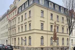 Neubau innen, historisch außen, 2-Raum WHG, gehobene Ausstattung, EBK, Balkon