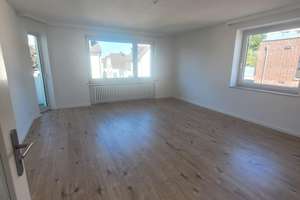 Renovierte 3-Zimmer-Wohnung in Bremerhaven zu vermieten! – Ahnthöhe 15, 27572 Fischereihafen, Bremerhaven – Vorschaubild 1