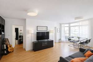 Dein Platz in der Maxvorstadt: Helle 2-Zimmer-Wohnung mit Balkon – Die vollständige Adresse der Immobilie erhältst du vom Anbieter., 80333 Augustenstraße, München – Vorschaubild 3