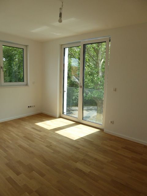 DHH in Eschborn... V-E-R-K-A-U-F-T... image