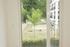 Bodentiefe Fenster - sehr helle, repräsentative 2 Zimmer Wohnung mit Einbauküche und Loggia – An der Lingenmühle 6, 41061 Gladbach, Mönchengladbach – Vorschaubild 15