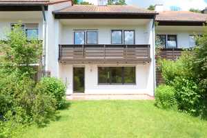 Natur pur! Reihenmittelhaus in ruhiger und grüner Siedlungslage am Ortsrand von Landshut/Kumhausen! – Landshut (Kreis) – Vorschaubild 1