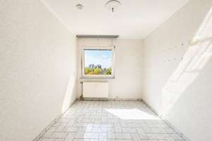 Nah am Wasser! Sanierungsbedürftige 3-Zimmerwohnung in Duisburg-Großenbaum! Mit Fahrstuhl und Balkon – Die vollständige Adresse der Immobilie erhältst du vom Anbieter., 47269 Großenbaum, Duisburg – Vorschaubild 9