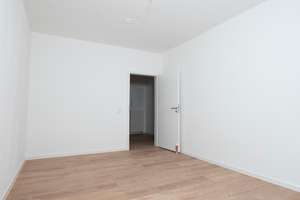 Großzügige 3-Zimmer-Altbauwohnung – hochwertig komplettsaniert – Die vollständige Adresse der Immobilie erhältst du vom Anbieter., 9126 Lutherviertel, Chemnitz – Vorschaubild 3