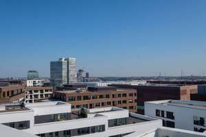Über den Dächern der HafenCity: Skyline-Views vom 10. Obergeschoss (Endetage) im Eleven Decks – Überseeallee 2a, 20457 HafenCity, Hamburg – Vorschaubild 31