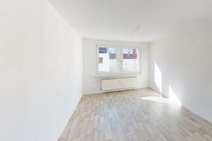 Sanierte Erdgeschosswohnung mit Tageslichtbad – Apollostr. 17, 9111 Zentrum, Chemnitz – Vorschaubild 1