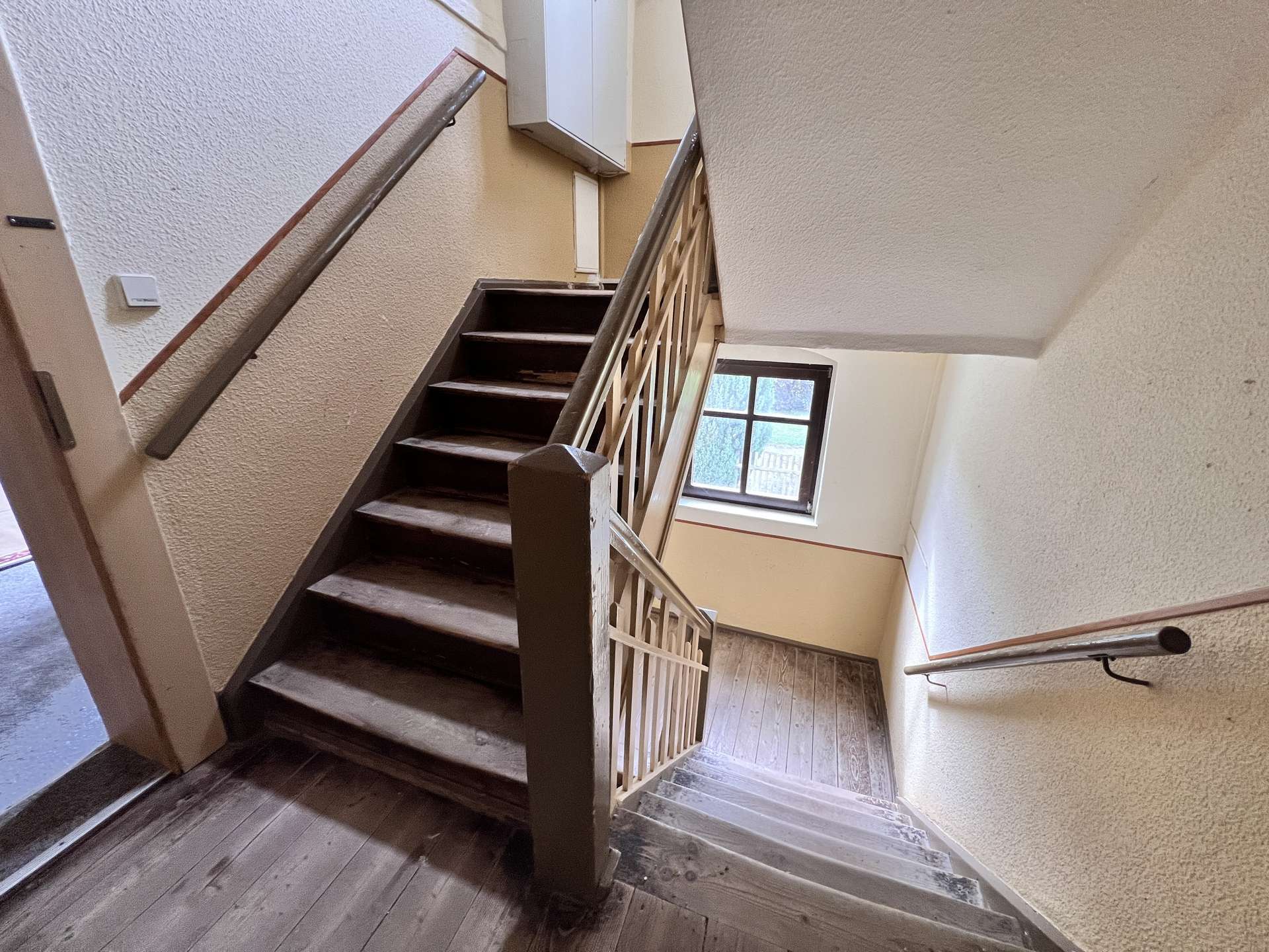 Attraktive Bestandsimmobilie mit fünf Wohneinheiten und Ausbaureserven, Mittelsachsen Kreis – Bild 3