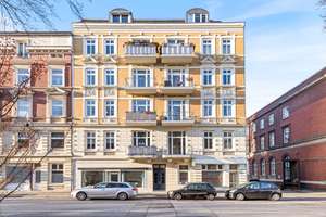 Stilvolle Altbauwohnung in Altona mit hohen Decken, Dielenboden und Balkon