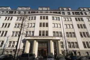 Stilvolle 4-Zimmer Wohnung im Isarstadtpalais mit Conciergeservice in zentraler Lage.