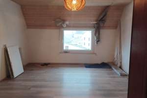 Modernisiertes Einfamilienhaus (DHH) mit 4 Zimmern in Amberg-Raigering – Die vollständige Adresse der Immobilie erhältst du vom Anbieter., 92224 Raigering, Amberg – Vorschaubild 4
