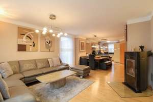 Modernes REH mit Garten, hochwertiger Ausstattung & viel Platz in Frankfurt-Schwanheim – 60529 Schwanheim, Frankfurt am Main – Vorschaubild 2