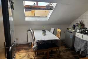 Zentrale 5-Zimmer-Dachgeschosswohnung in Karlsruhe Innenstadt-West – Ideal für WGs