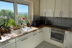 Tolle 3-ZKB-Mietwohnung mit 21 qm großen Balkon und Panoramablick in Rüdesheim – Die vollständige Adresse der Immobilie erhältst du vom Anbieter., 65385 Rüdesheim am Rhein – Vorschaubild 4