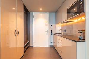 Möbliertes Studio mit Balkon: 10.OG Cloud No.7 über Milaneo – Die vollständige Adresse der Immobilie erhältst du vom Anbieter., 70191 Europaviertel, Stuttgart – Vorschaubild 2