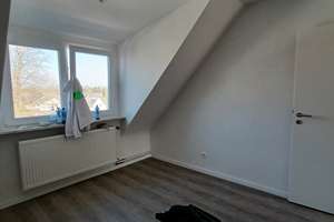 Ansprechende und neuwertige 2-Raum-Dachgeschosswohnung in Bottrop – Horster Straße 324a, 46238 Batenbrock, Bottrop – Vorschaubild 7