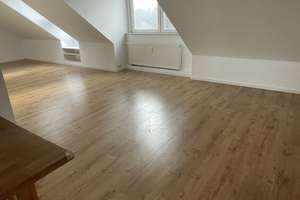 Renovierte, geräumige 4-Zimmerwohnung mit EBK im Dachgeschoss Wohnung in Tiergartensiedlung – Reiherweg 17, 99089 Ilversgehofen, Erfurt – Vorschaubild 7