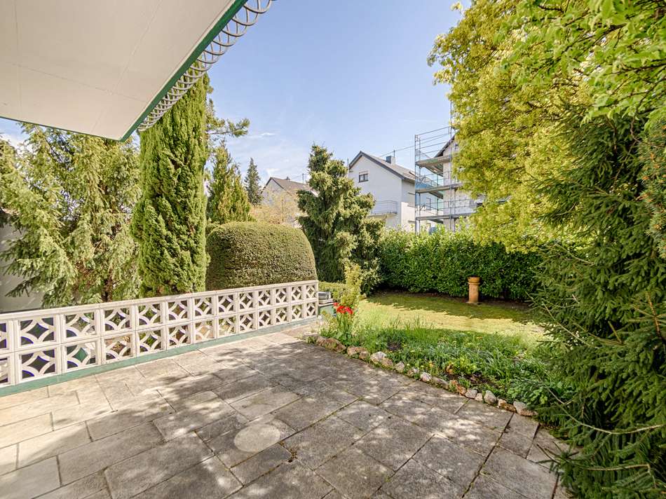 Schöne, große Terrasse