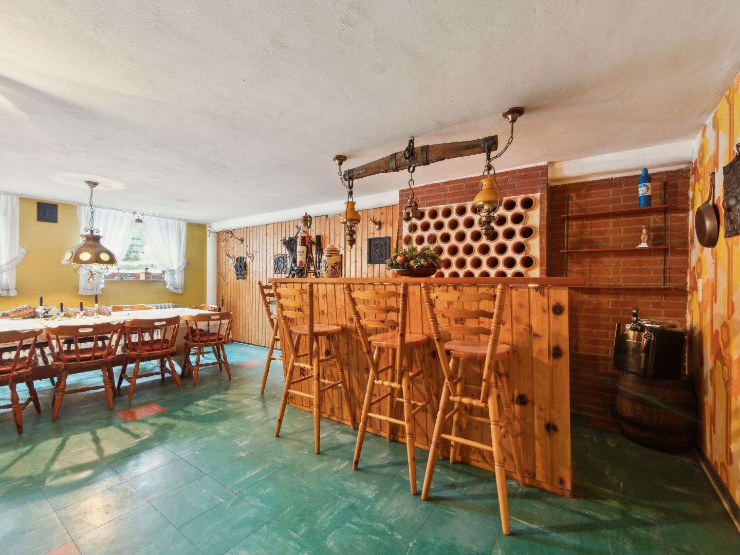 Immobilie in Nordstemmen - Großzügiger Bungalow als Mehrgenerationshaus mit Einliegerwohnung, Garage und Carport in Nordstemmen - Bild 3