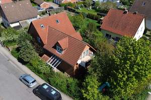 Leerstehendes Zweifamilienhaus auf 664m² Grundstück | Garage | viel Potenzial