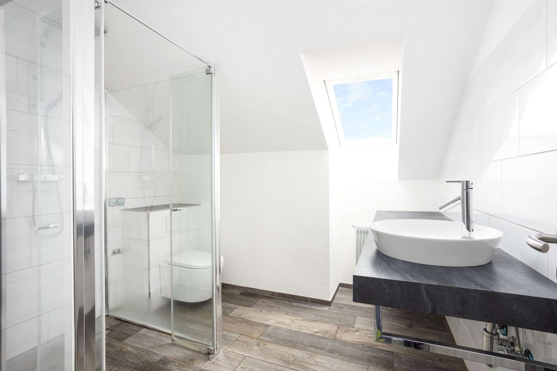 Immobilie in Grenzach-Wyhlen - Idyllisches WEITBLICKHEIM in Rührberg - moderne 3 Zi.-Whg, Panoramabalkon, Kochinsel & 2 Stellplätze - Bild 0