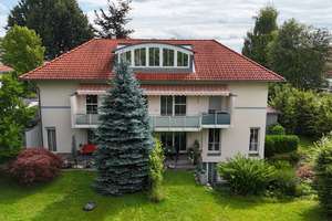 Attraktives Mehrfamilienhaus in begehrter Lage von Stephanskirchen – Die vollständige Adresse der Immobilie erhältst du vom Anbieter., 83071 Stephanskirchen – Vorschaubild 1