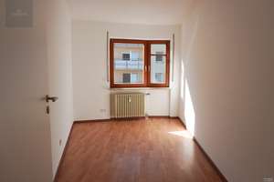 helle 3-Zimmer-Wohnung mit Westbalkon in zentrumsnaher Lage von Lahr – 77933 Lahr/Schwarzwald – Vorschaubild 6