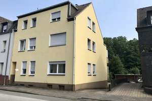Viel Platz in Hochemmerich: ruhige 5-Zimmer-Wohnung mit Balkon und 2 Bäder
