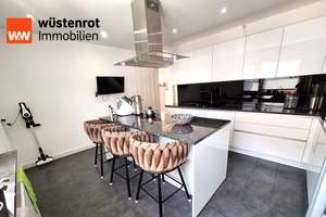 Geschmackvoll modernisierte Doppelhaushälfte mit Garten und Einbauküche in ruhiger Lage von Duisburg