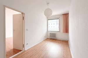 Westend | Sonnige Endetage | 2 Zimmer | 47,04 m² | Großer Südbalkon | Modernisierte Technik – Die vollständige Adresse der Immobilie erhältst du vom Anbieter., 14052 Westend, Berlin – Vorschaubild 2
