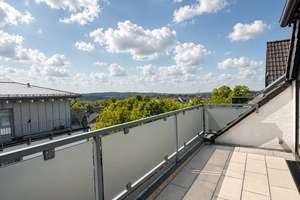 Exklusive 3-Zimmer-Dachgeschosswohnung mit Weitblick in Süd-Ausrichtung