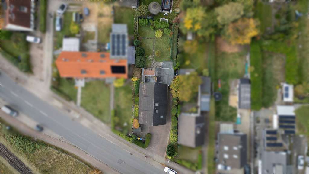 Immobilie in Uetersen - Zweifamilienhaus mit Charme und Potenzial in beliebter Lage von Uetersen - Bild 2