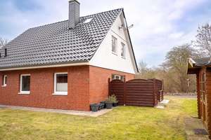 Familienhaus in Strandnähe – Die vollständige Adresse der Immobilie erhältst du vom Anbieter., 23730 Neustadt in Holstein – Vorschaubild 2