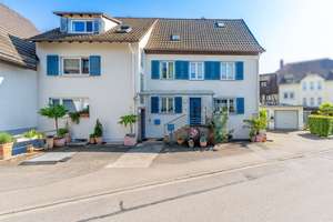 Charmantes Haus mit drei Wohneinheiten und modernem Glasfaseranschluss – Die vollständige Adresse der Immobilie erhältst du vom Anbieter., 79415 Bad Bellingen – Vorschaubild 1