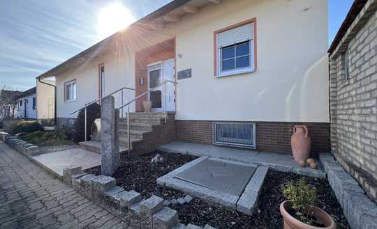 Charmanter Bungalow in verkehrsberuhigter Lage mit Garage