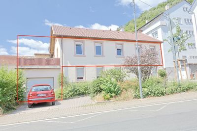Großzügige 5-Zimmer-Wohnung mit Terrasse, Garage und Stellplatz