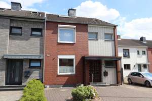 + Holzbüttgen + Reihenendhaus + Bj. 1970 + ca. 104 m² Wohnfläche + ca. 249 m² Grundstück + Garage + – Die vollständige Adresse der Immobilie erhältst du vom Anbieter., 41564 Kaarst – Vorschaubild 1