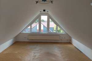 Geschmackvolle, gepflegte 2,5-Zimmer-Maisonette-Wohnung mit Balkon und Einbauküche in Hannover – Greifswalder Straße 3, 30629 Hannover – Vorschaubild 2