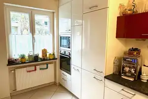 **Sonniger Garten - lichtdurchflutetes Haus - kein Sanierungsstau!!** – München (Kreis) – Vorschaubild 8