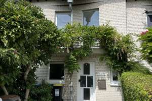 Gepflegtes 5-Zimmer Haus mit Garage in Köln
