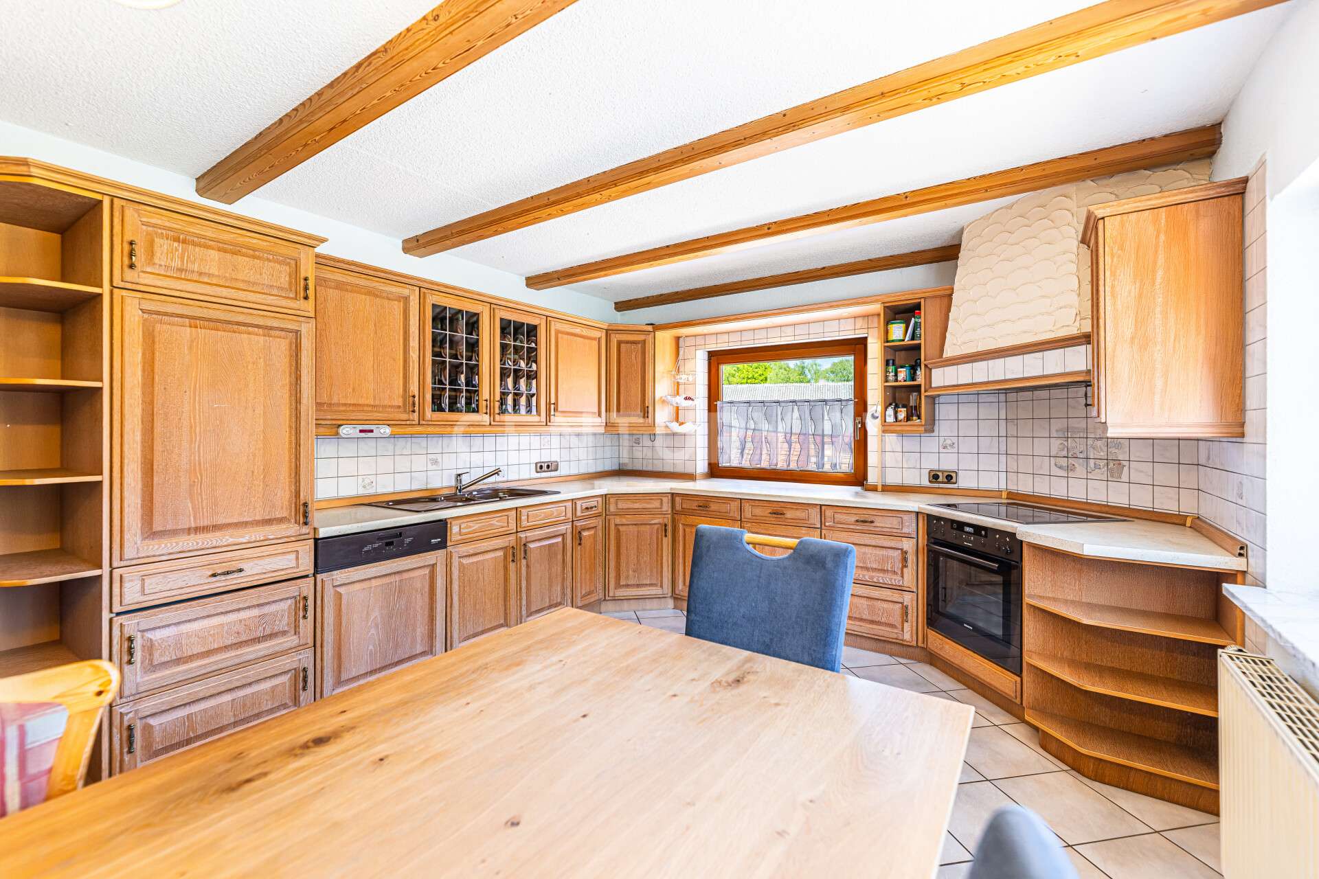 Immobilie in Hartenstein - Vielseitiges Anwesen mit großem Grundstück – Wohnen, Arbeiten, Gestalten - Bild 0