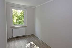 3-Raum-Wohnung mit Badewanne und großem Balkon – Seehäuser Weg 90, 39387 Oschersleben (Bode) – Vorschaubild 6