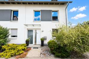 Modernes 5-Zimmer-Reihenendhaus: Wohnkomfort auf 3 Etagen für die ganze Familie – Die vollständige Adresse der Immobilie erhältst du vom Anbieter., 1129 Pieschen-Nord/Trachenberge, Dresden – Vorschaubild 1