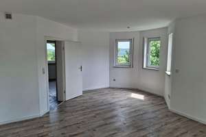 Helle 2-Raum Wohnungen mit Balkon – 9350 Lichtenstein/Sachsen – Vorschaubild 3