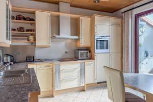 Gepflegtes Dreifamilienhaus im beliebten Ortsteil Wulsdorf - ideal für Kapitalanleger oder Selbst... – Die vollständige Adresse der Immobilie erhältst du vom Anbieter., 27572 Wulsdorf, Bremerhaven – Vorschaubild 9