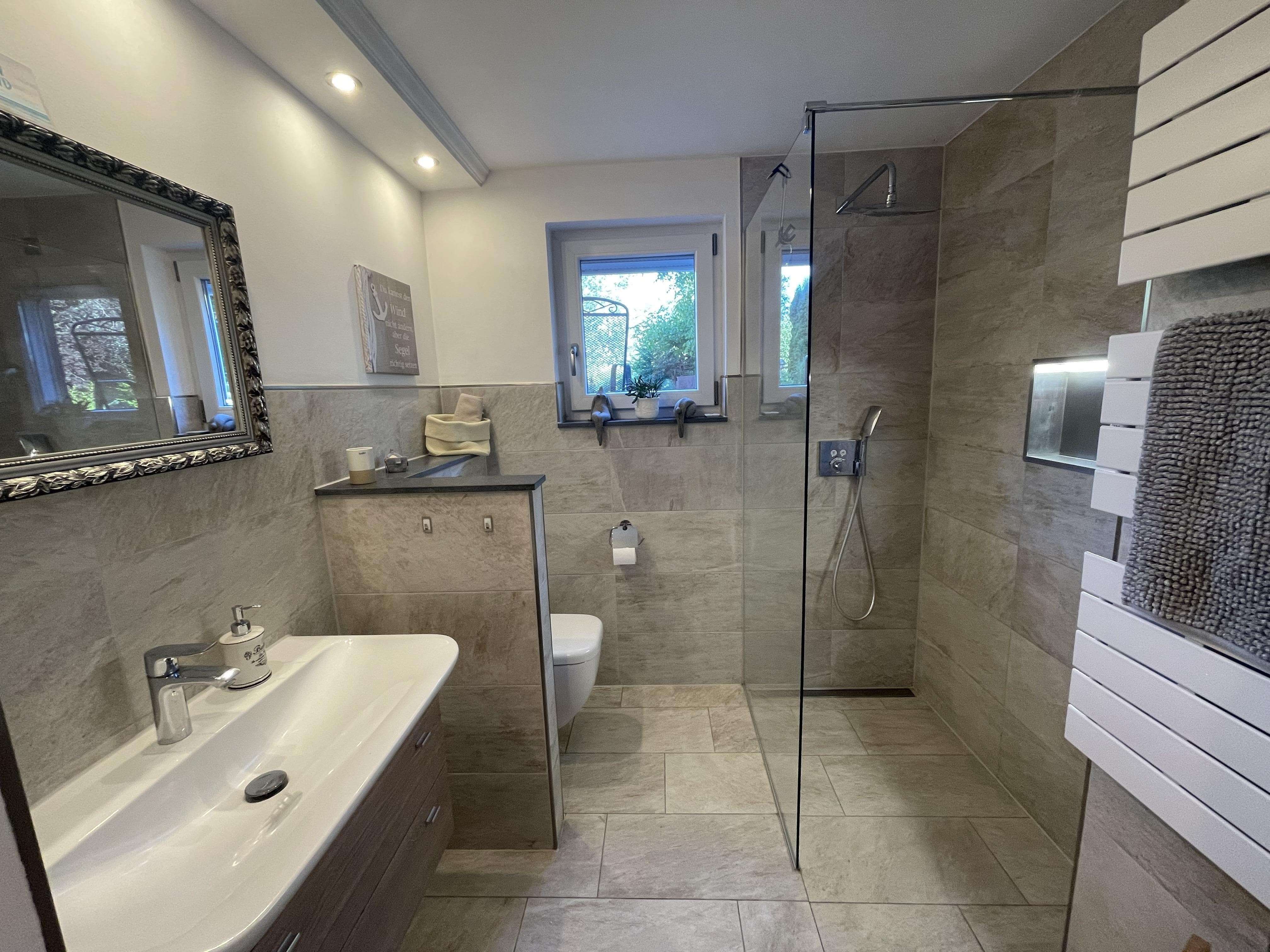 Immobilie in Sternberg - außergewöhnliches Anwesen en Vogue mit Stil, im Duo für Pferdehufe und Kreativkünstler  - Bild 4