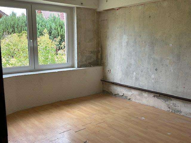 Immobilie in Miesitz - Wohnen auf einer Ebene - Großer sanierungbedürftiger Bungalow mit viel Potenzial - Bild 4